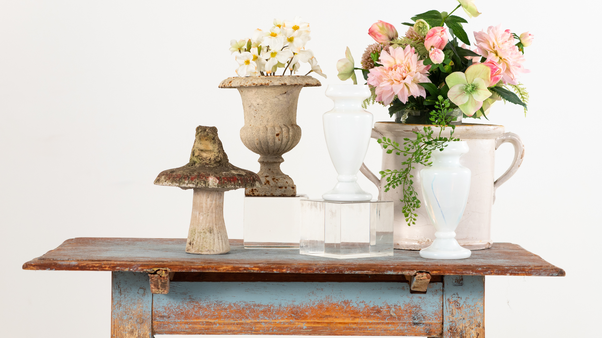 ANTIQUE ACCESSORIES