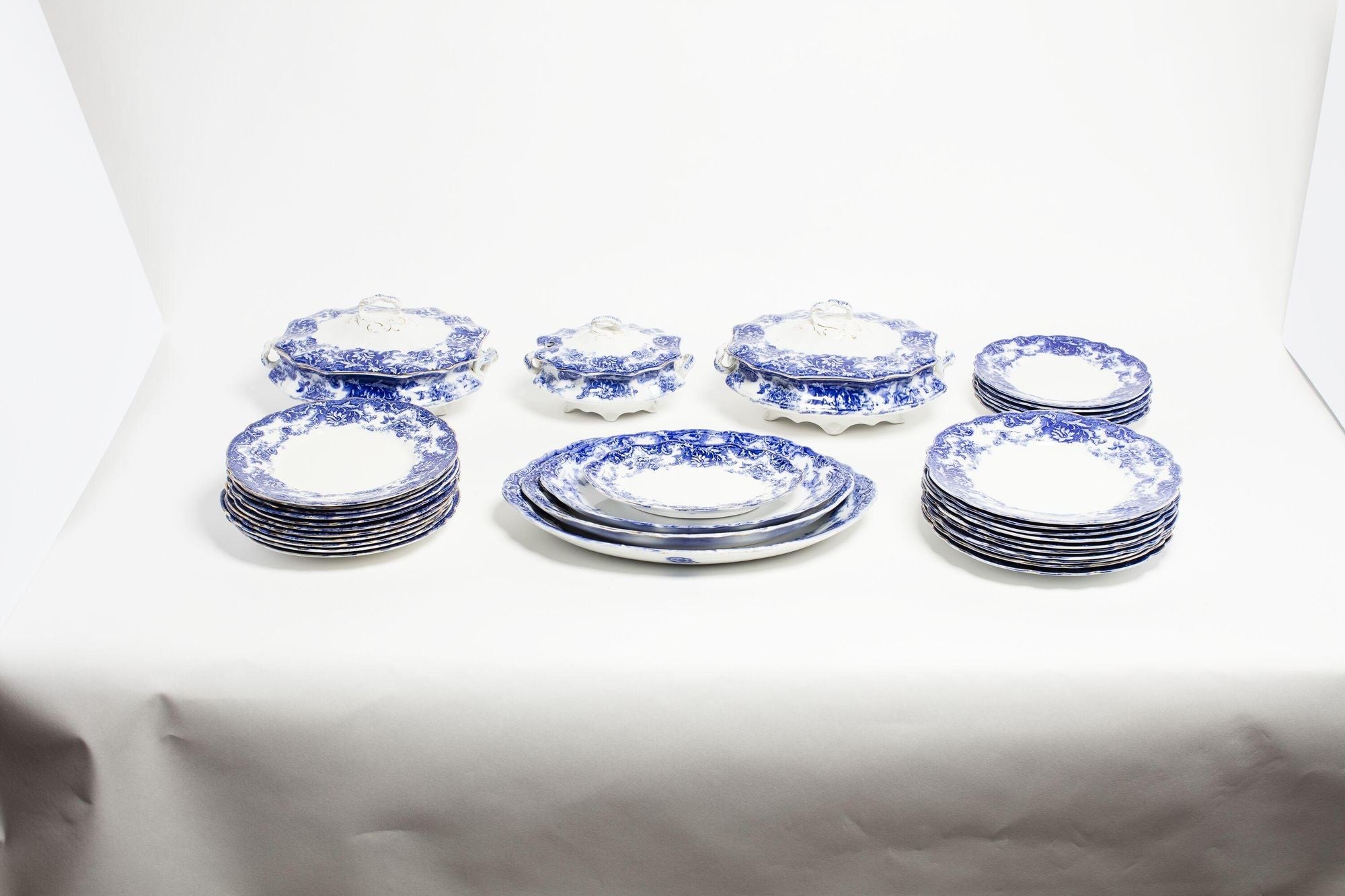 Wedgwood Flow Blue Dinnerware