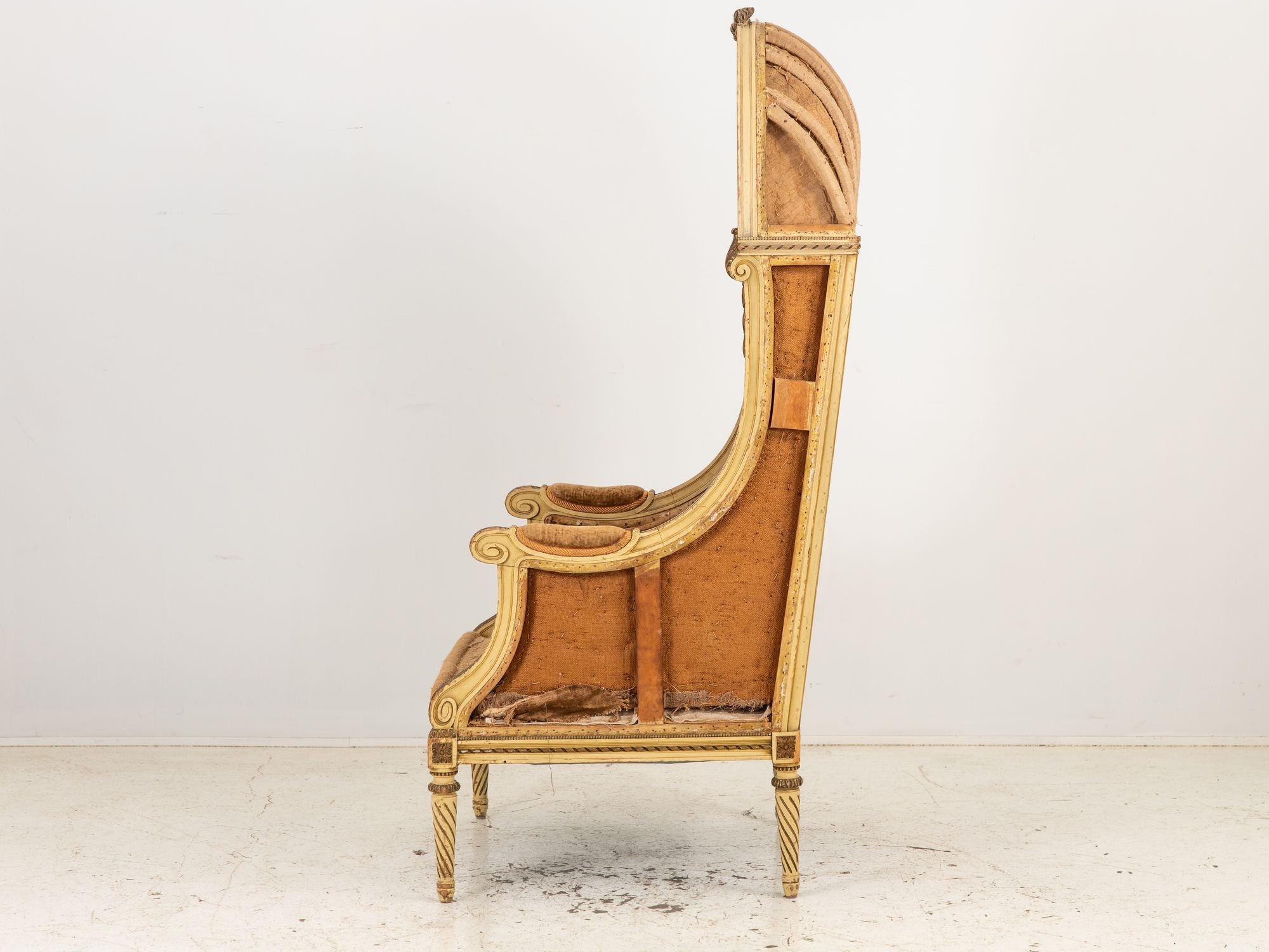 French Louis XV Style Carved Balloon Porters Chair, 19th Century