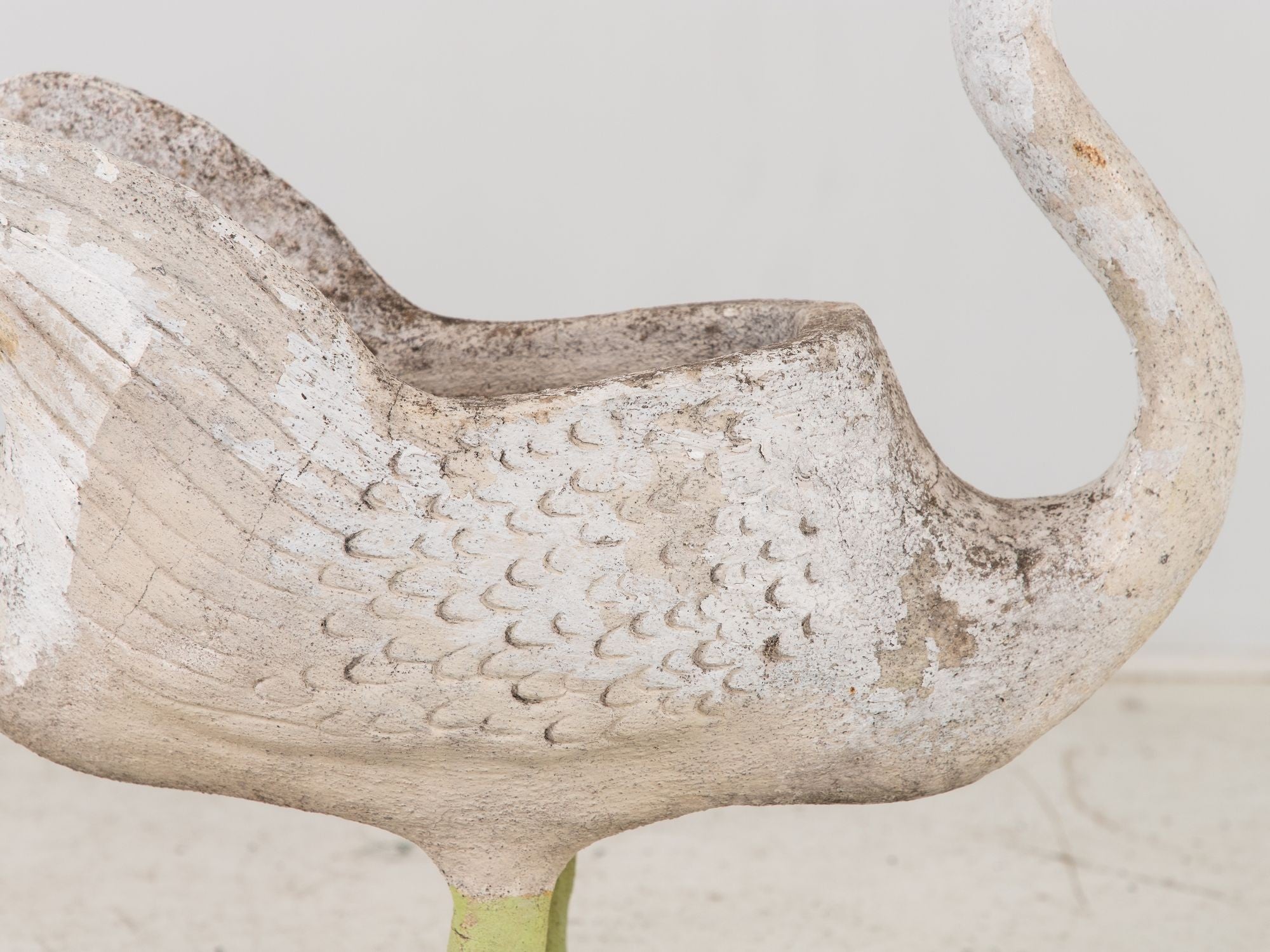 Reconstituted Stone Swan on Raised Feet Planter, English Early 20th Century