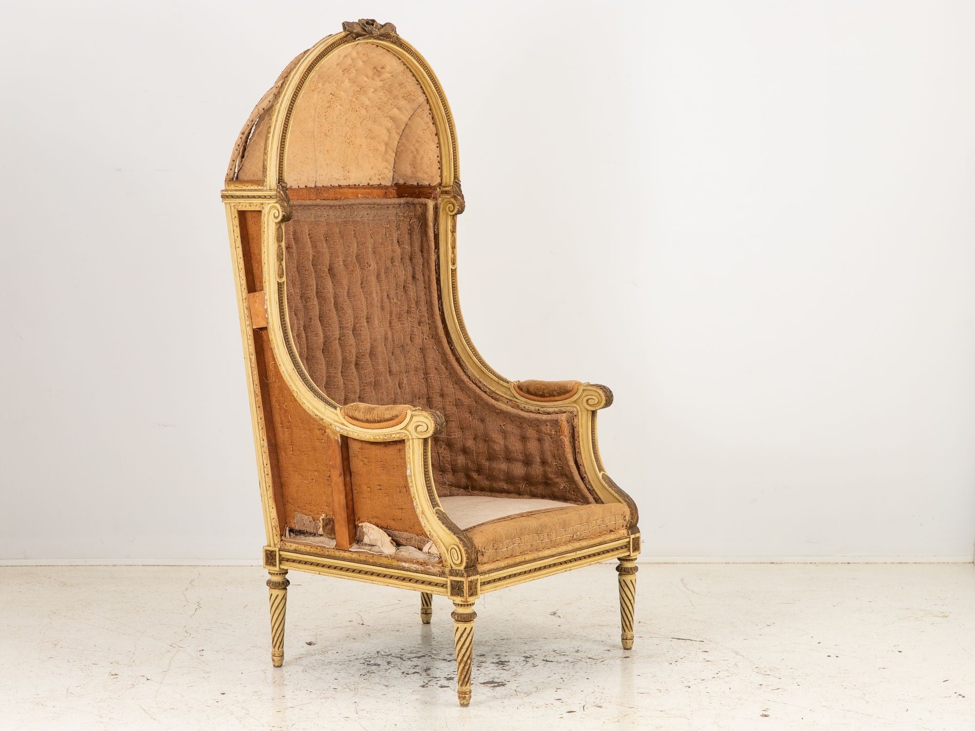 French Louis XV Style Carved Balloon Porters Chair, 19th Century