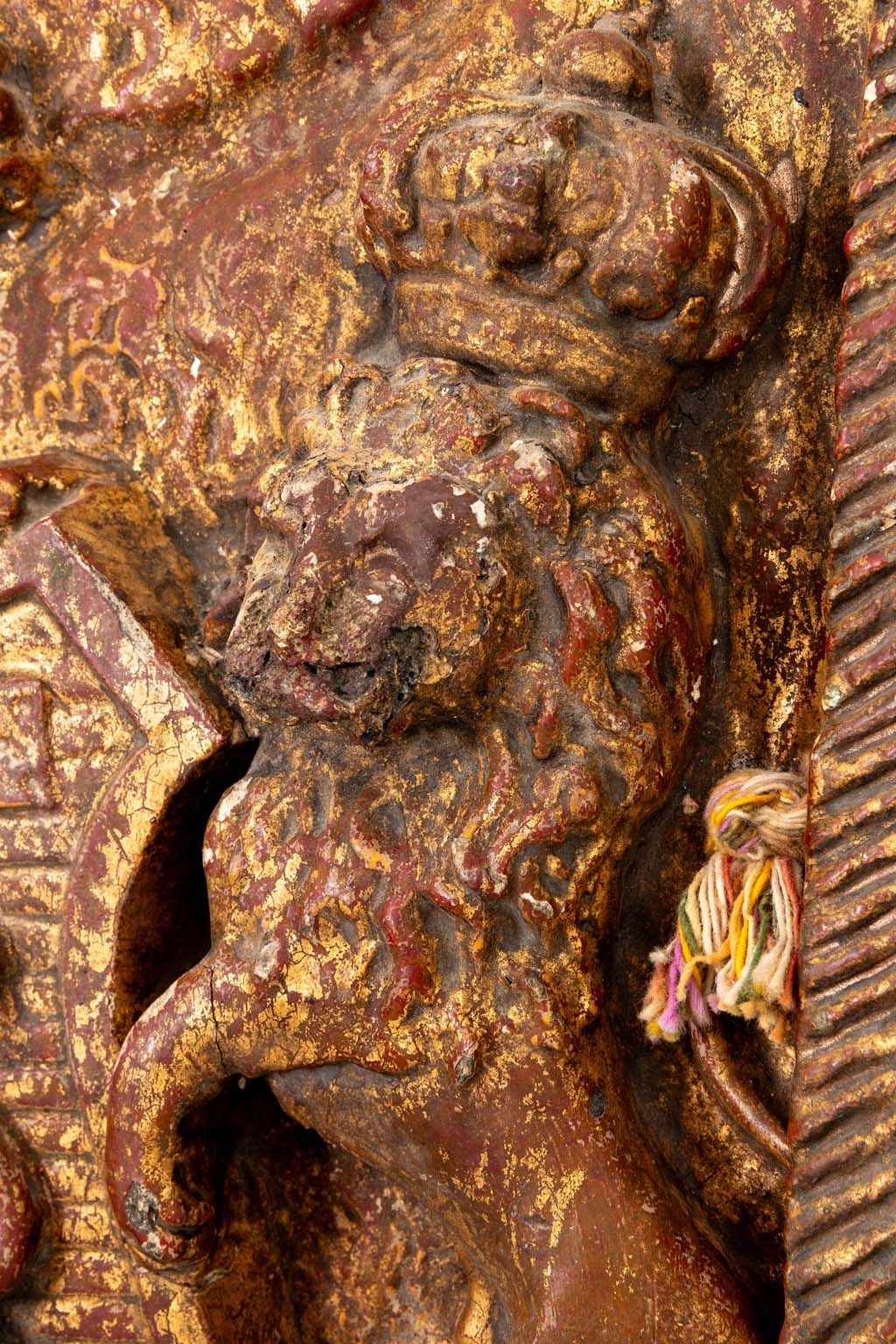 English Heraldic Plaque with Lions, Early 20th Century