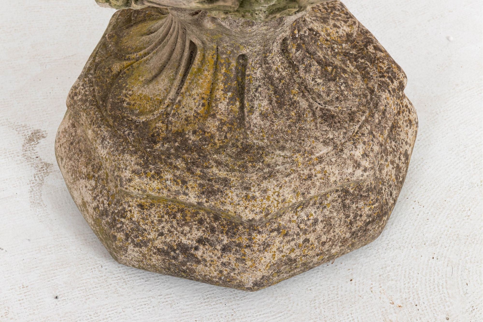 Vintage Acanthus Leaf Pedestal Planter for Garden