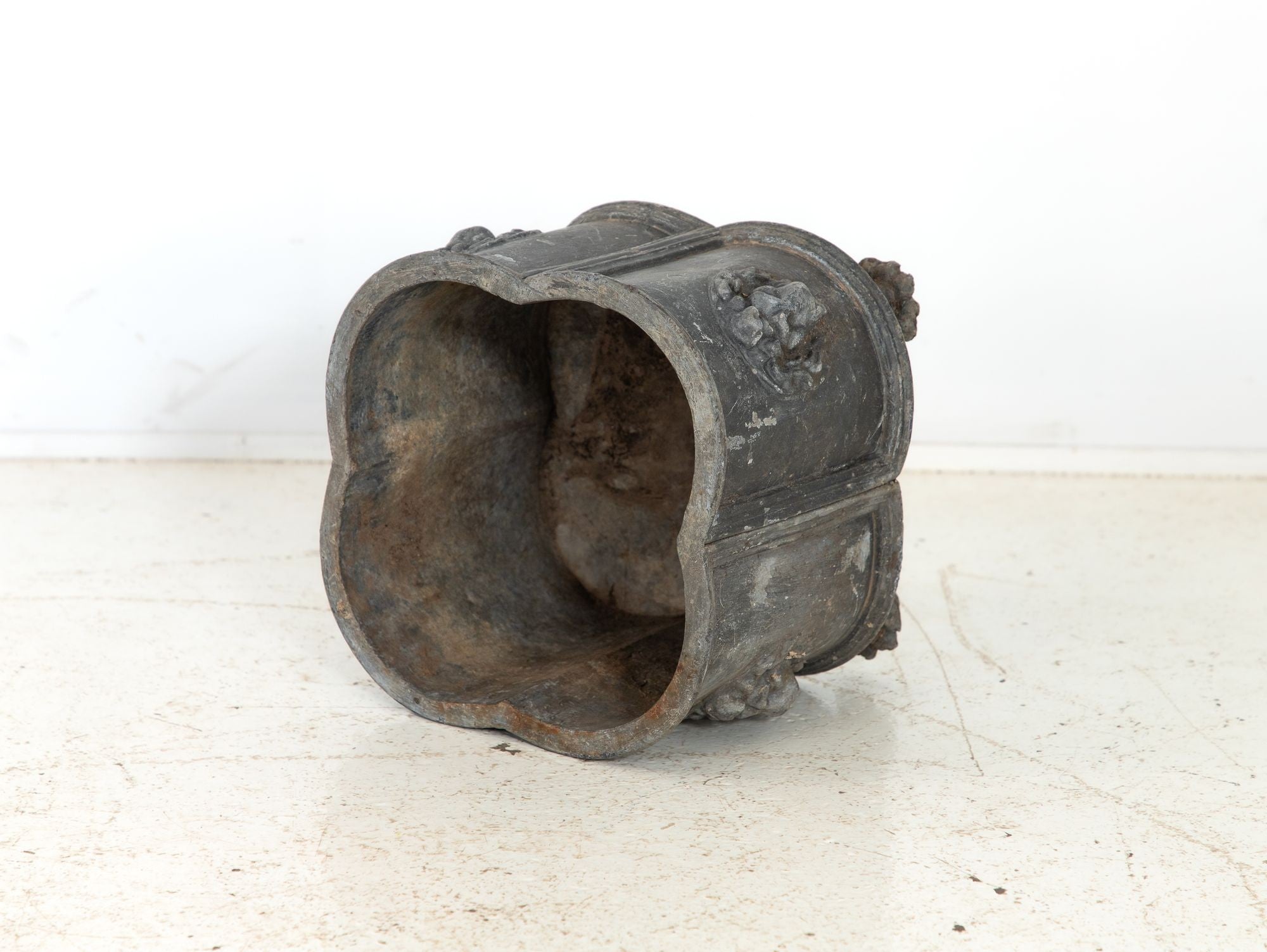 Antique English Lead Quatrefoil Planter with Lion Heads and Paws, 1850s