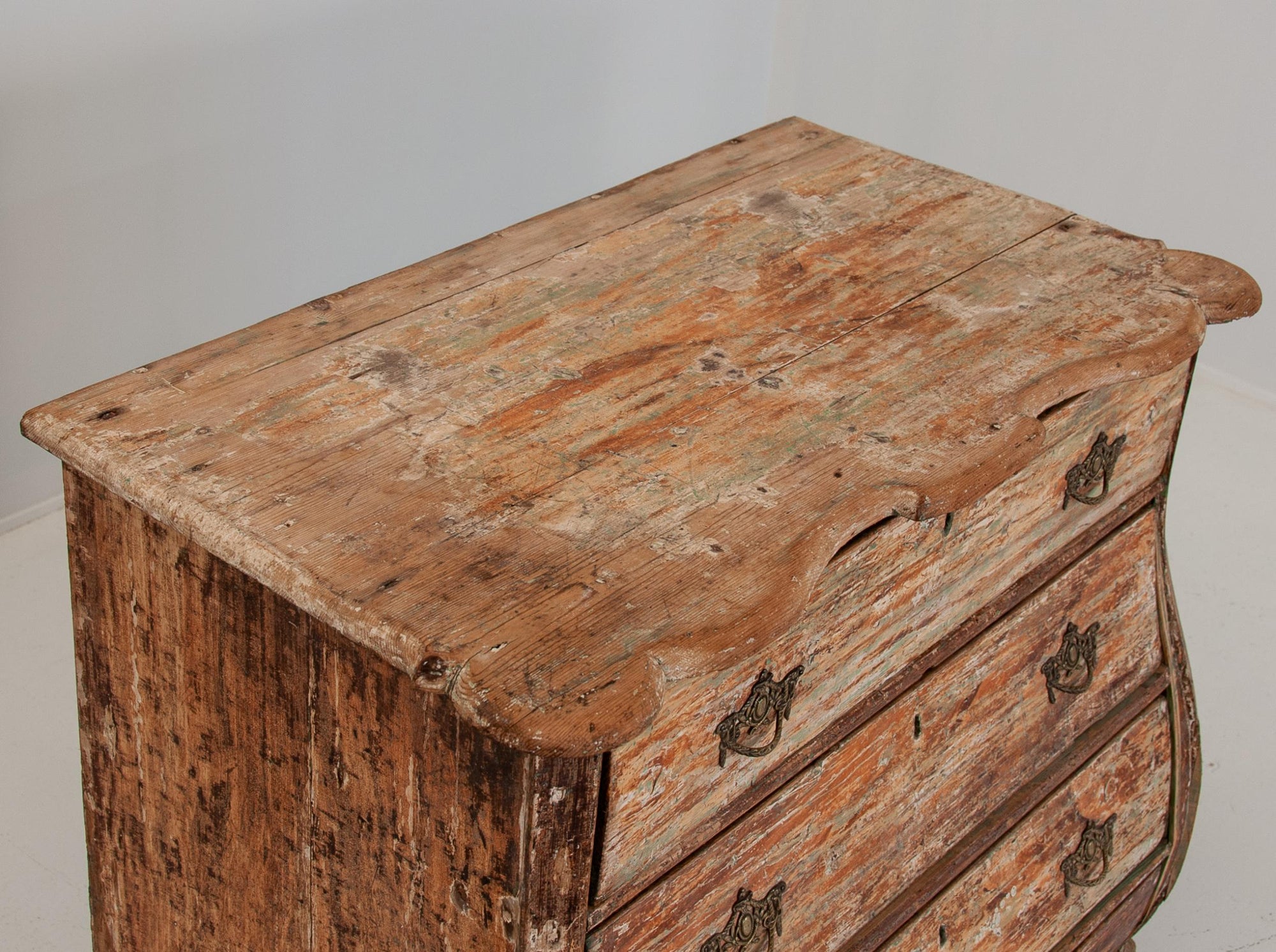 Painted Dutch Bombe